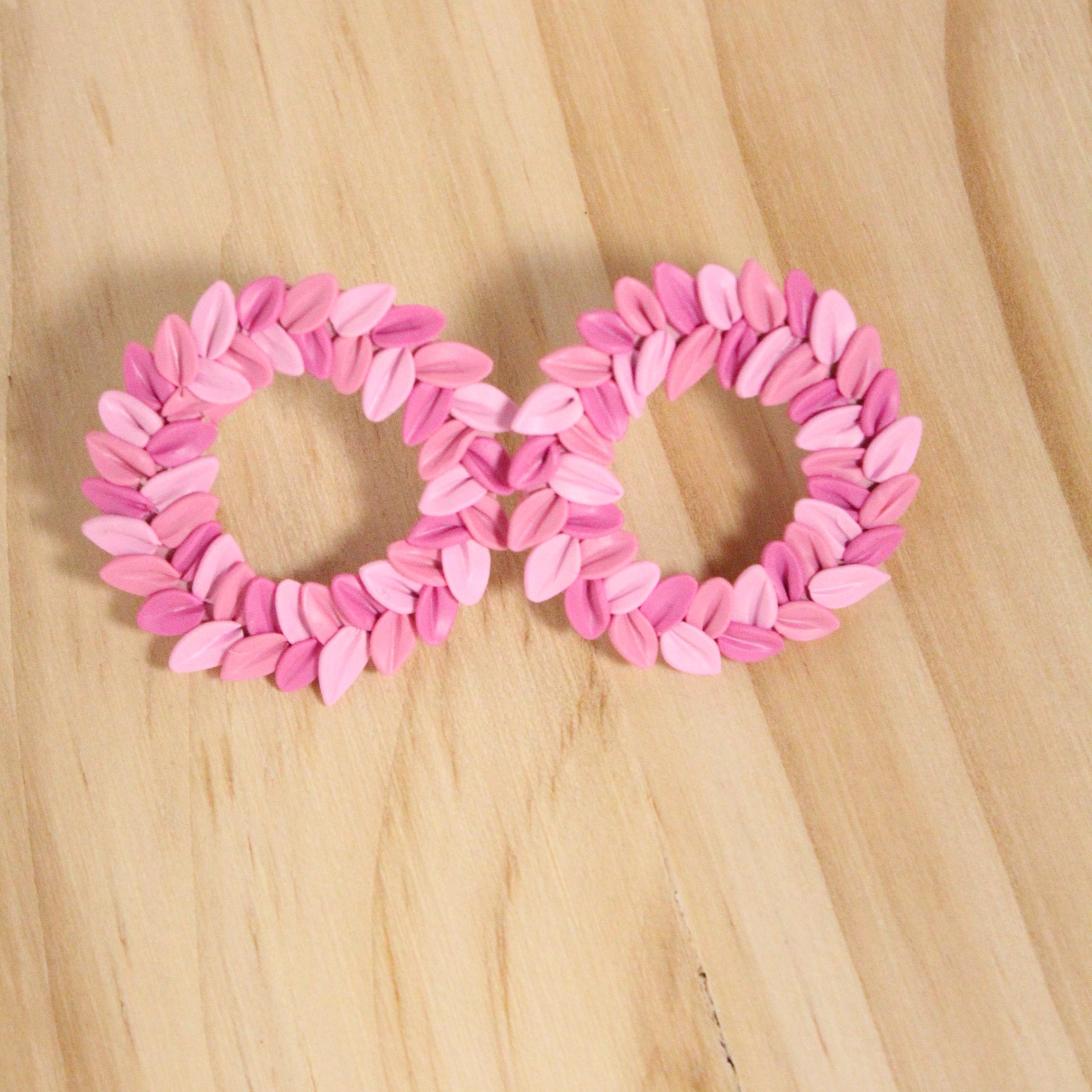 Pink wreath Stud